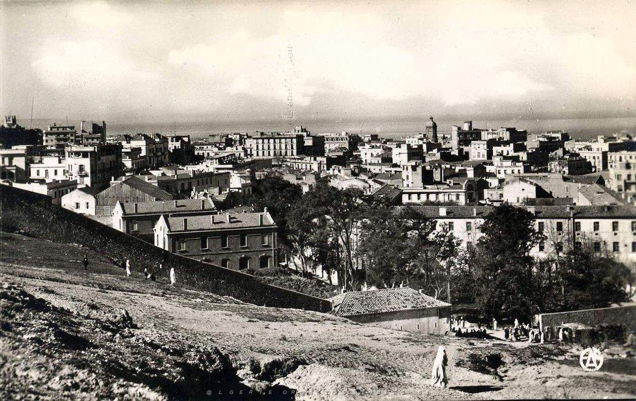 Mostaganem 505- Vue generale Est COLLECTION DES AMIS DE ND DE SANTA CRUZ.jpg